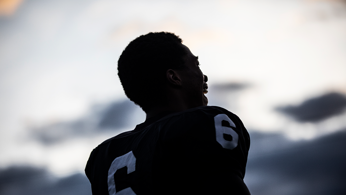 Grit on the Gridiron - Kenyon Alumni Magazine, image size:1440x810