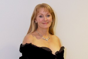 Karen Buchwald Wright P’05 ’09 H’24 at the dedication of the Buchwald-Wright Gallery at The Gund in 2011.