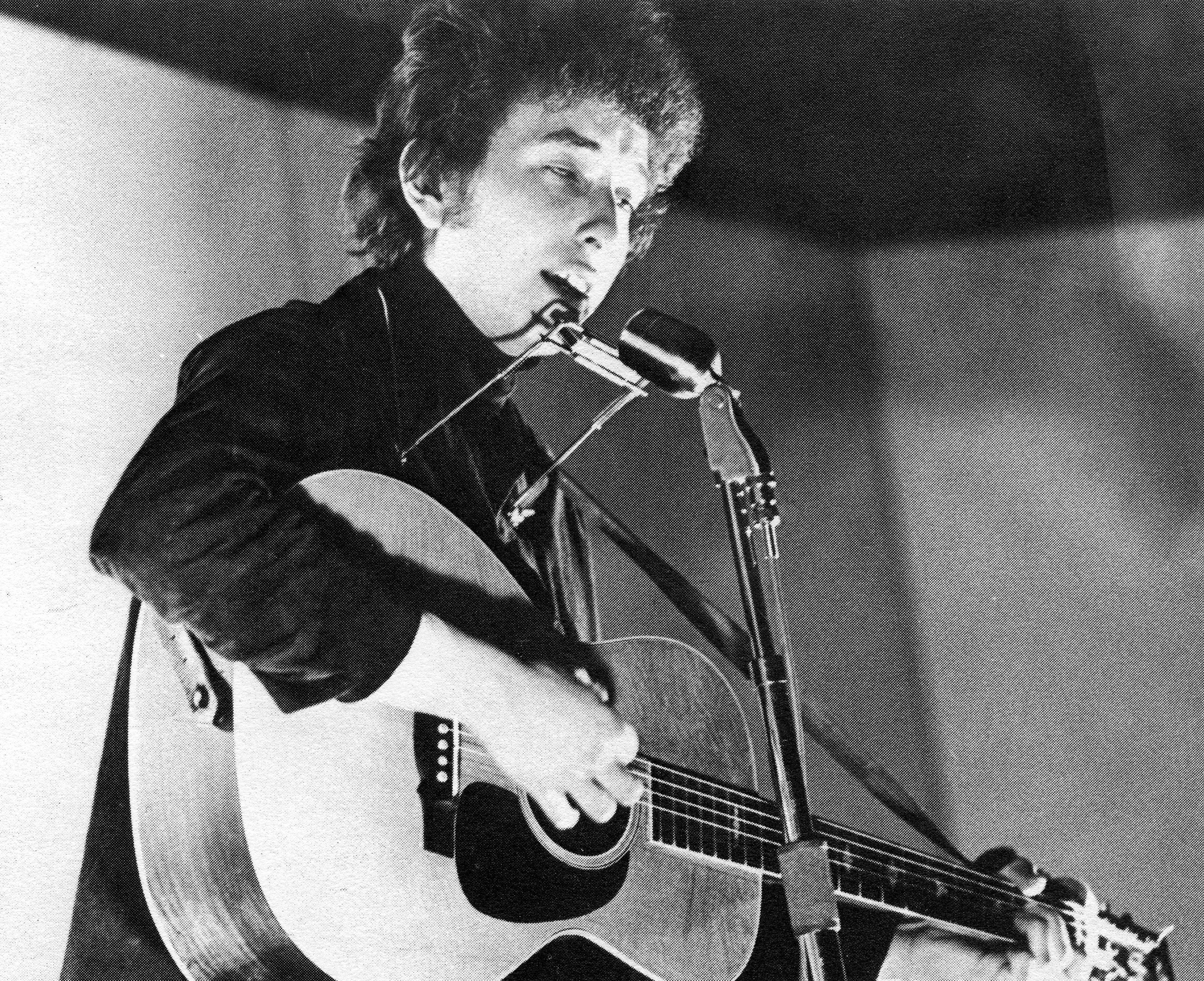 Dylan on stage in Rosse Hall