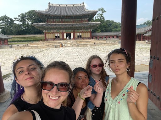 Exploring Seoul with Willow, Cat, Claire, Sophia and Eve (MIA). Photo provided by Hannah Russ '18.